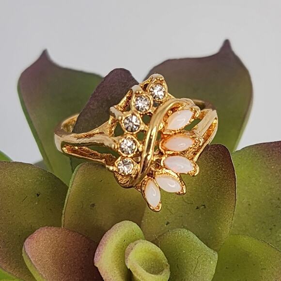 Vintage Faux Opal Golden Ring Uncas Size 11 - Picture 1 of 7